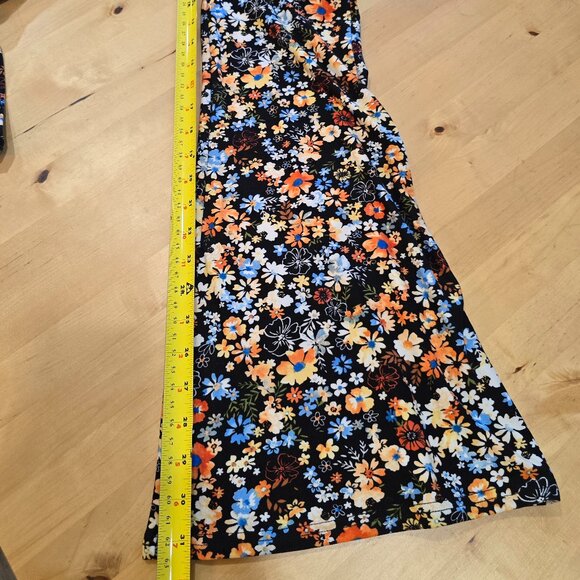 No Boundaries Floral Print on Black Stretch Flared Leggings Sz Large 11-13 - Picture 7 of 7
